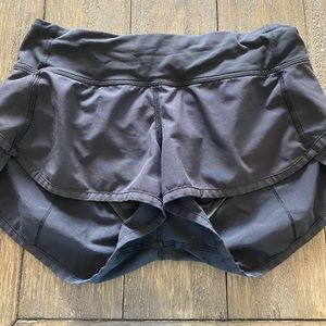 Lululemon Speed up shorts 2.5 inch inseam